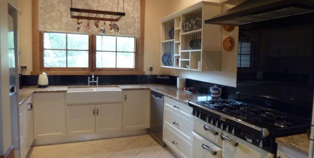 Tarcombe house guest kitchen - Accommodation